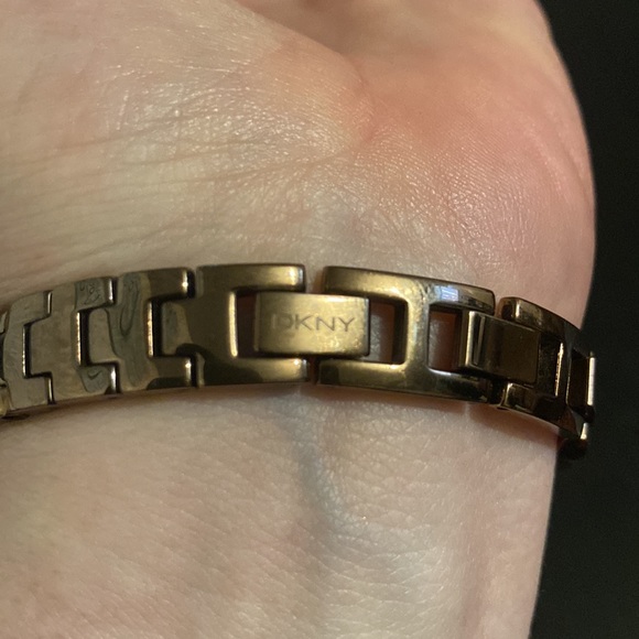 DKNY watch. Removable links to adjust for size. Dark bronze and crystals. - Picture 4 of 4